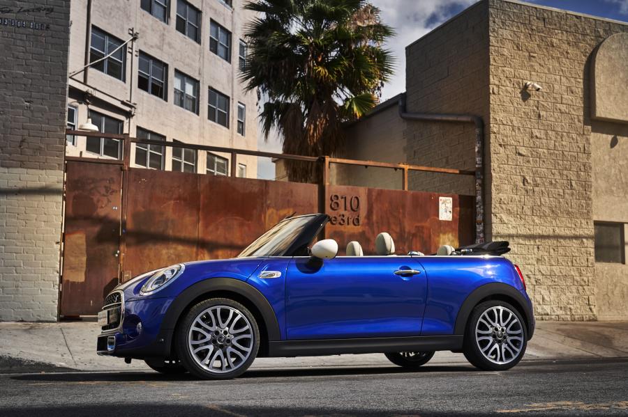  Mini Cooper S Cabrio (F57) 2018 года  (WW) (фото 38 из 222)